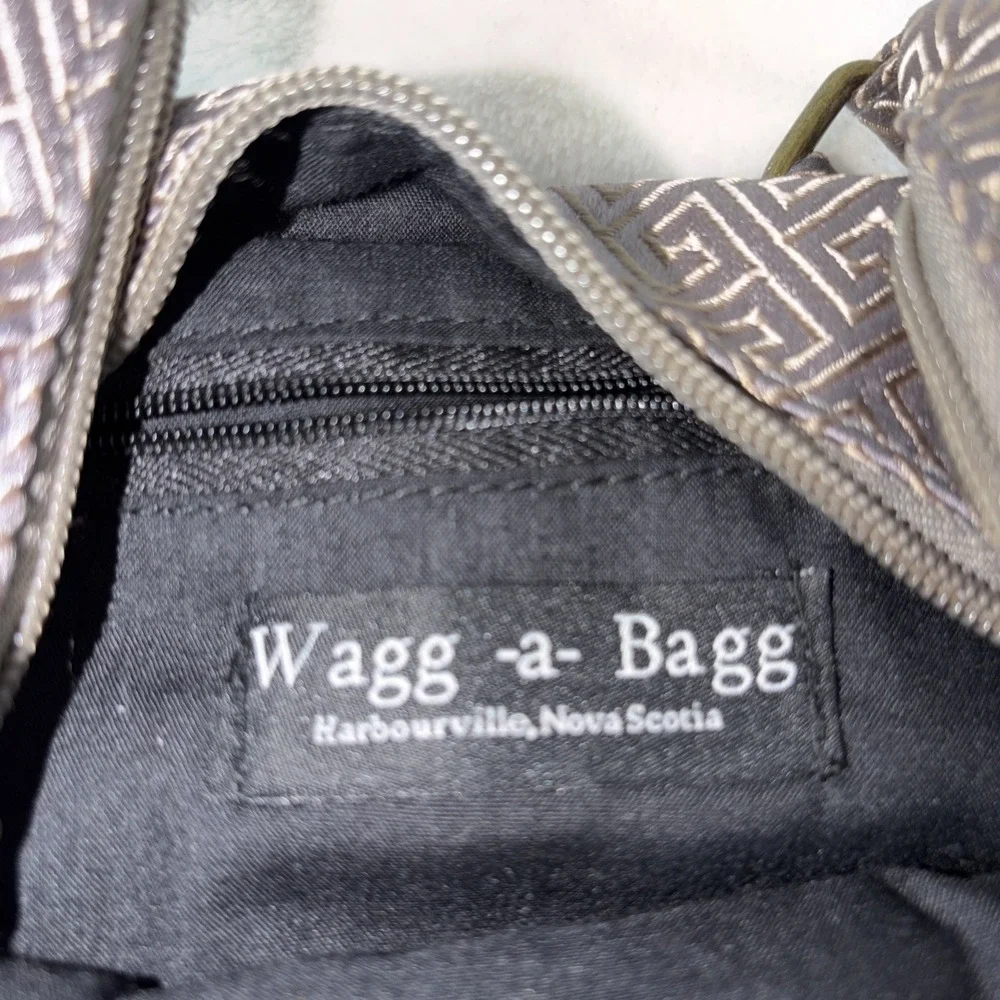 Wagg A Bagg wagg bagg